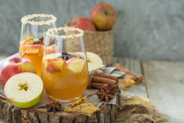 Elma tarçın ve anason ile