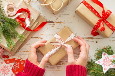 Hediye dekorasyon eller