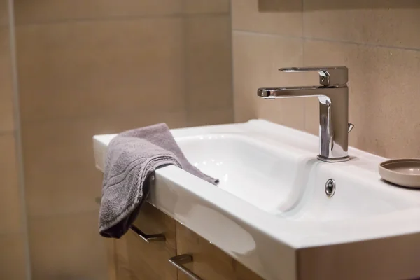 Bathroom interior with towel — Stock Photo, Image