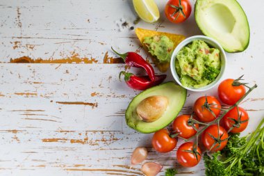 Guacamole sos ve indredients