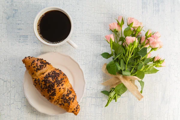 Café de la mañana y flores —  Fotos de Stock