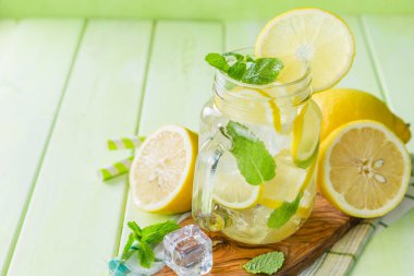 Klasik limon ve nane limonata