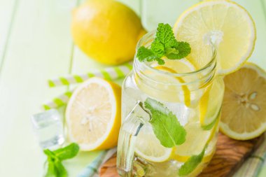 Klasik limon ve nane limonata