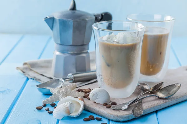 Lato, mrożona kawa z mlekiem i lody — Zdjęcie stockowe