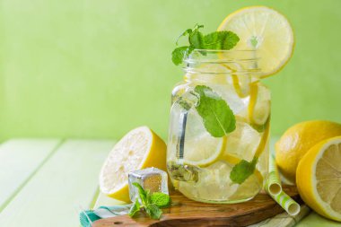 Klasik limon ve nane limonata