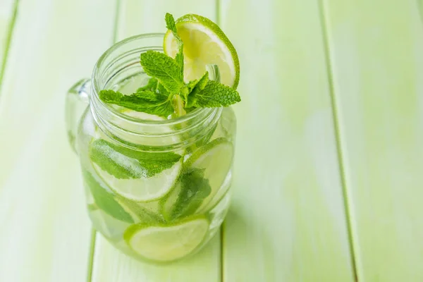 Lime and mint detox water