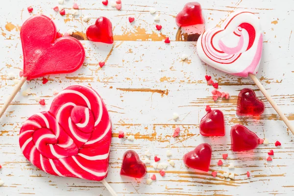 Conceito de dia dos namorados - doces em forma de coração — Fotografia de Stock