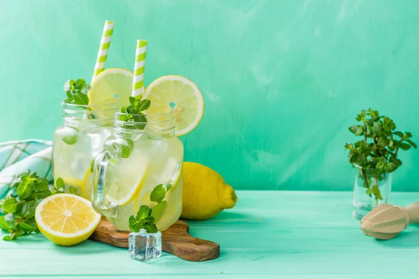 Klassische Limonade im Glas — Stockfoto
