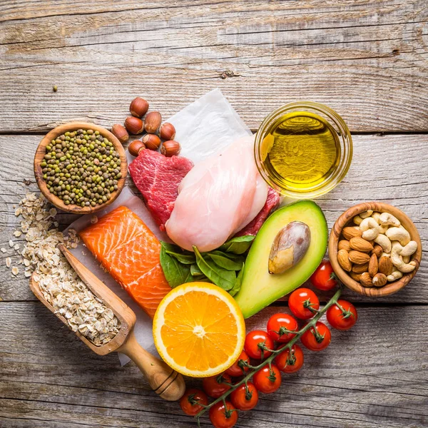 Selectie van voedsel dat is goed voor de gezondheid en de huid — Stockfoto
