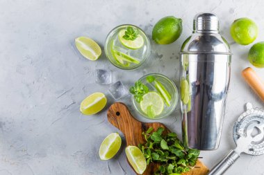 Mojito kokteyl ve malzemeler