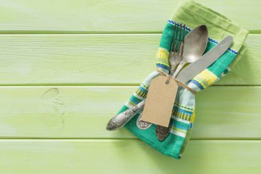 Ahşap arka plan Paskalya Tablo ayarı