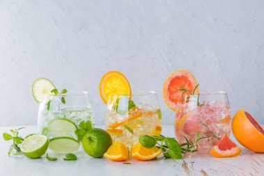 Detoks için infüzyon su yelpazesi