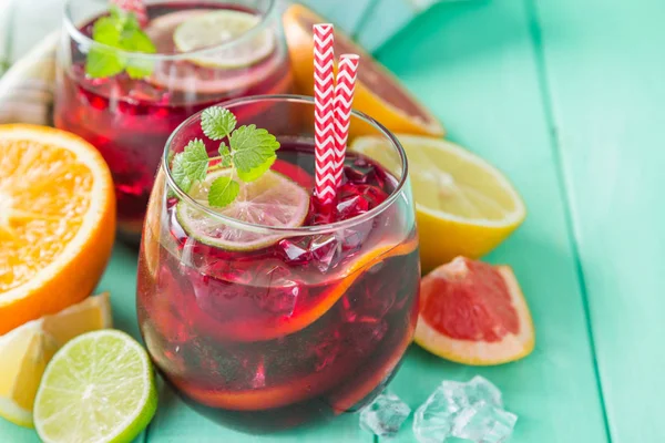 Sangria és összetevők szemüveg — Stock Fotó