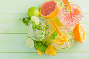 Detoks için infüzyon su yelpazesi