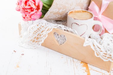 Anneler günü kartı ile kahve, mevcut