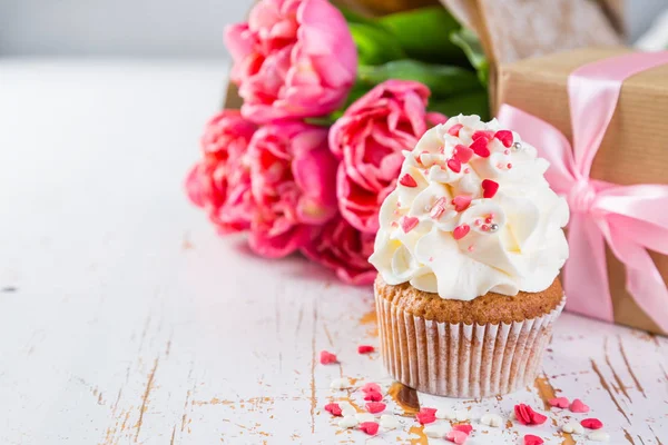 Anneler günü kartı ile kahve, mevcut