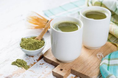 Matcha çay beyaz kase