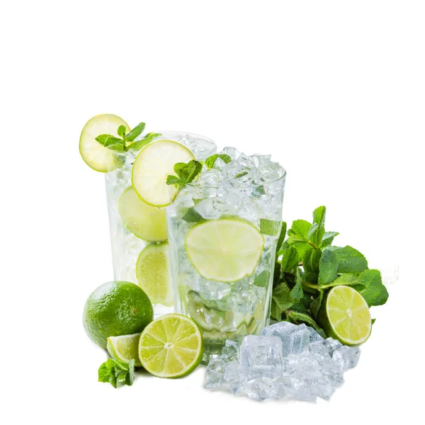 Mojito cocktail och ingredienser — Stockfoto