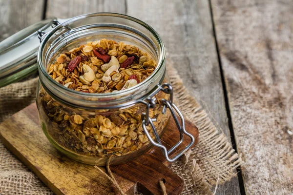 Granola i glasburk — Stockfoto