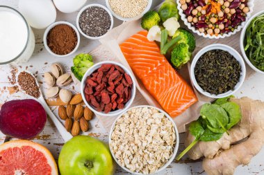 Superfoods rustik arka plan üzerinde seçim