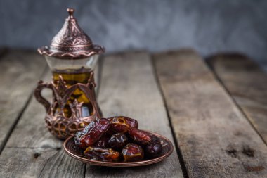 Ramazan kareem tatil kavramı ile iftar tarihleri