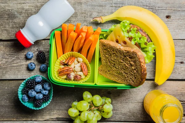 Healthy school lunch box — Stock Photo, Image