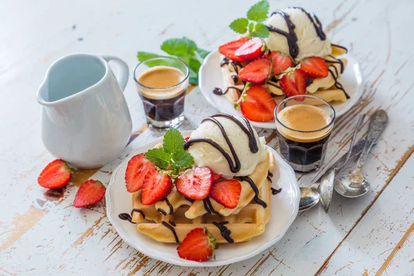 Waffles with strawberry, ice cream and chocolate — Stock Photo, Image