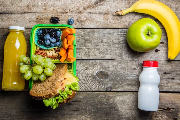 Comida saludable para la escuela — Foto de Stock