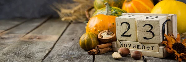 Şükran günü kavramı - süslemeleri ile kabak