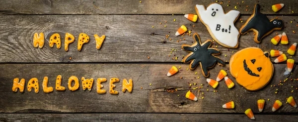 Concetto Halloween con biscotti e caramelle — Foto Stock