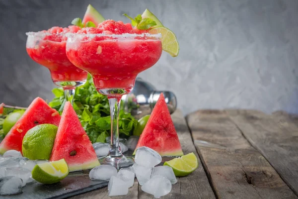 Margaritas de sandía con lima y menta —  Fotos de Stock