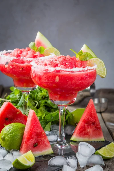 Margaritas de sandía con lima y menta —  Fotos de Stock