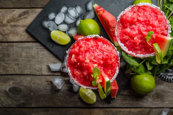 Margaritas de sandía con lima y menta —  Fotos de Stock