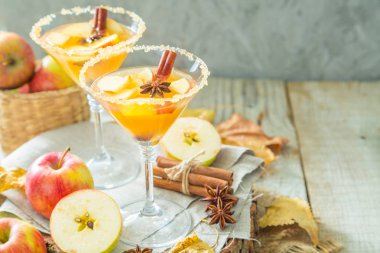 Elma tarçın ve anason ile