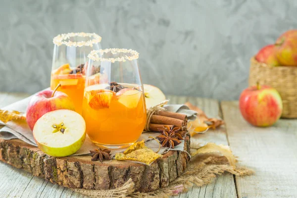 Sidra de manzana con canela y anís — Foto de Stock