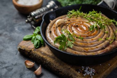 Barbekü sosis dökme demir Pan