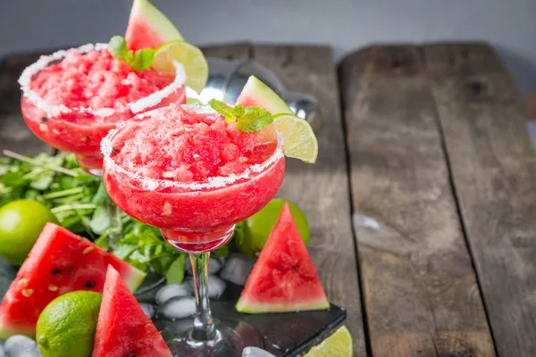 Margaritas de sandía con lima y menta — Foto de Stock