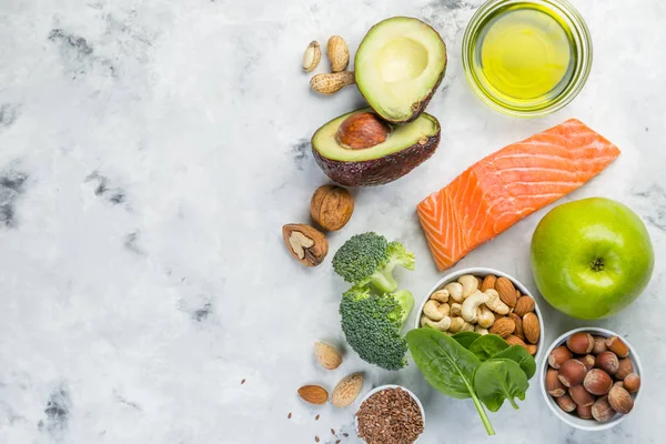 Selección de fuentes de alimentos saludables - concepto de alimentación saludable. Concepto de dieta cetogénica —  Fotos de Stock