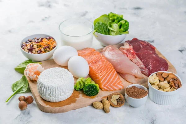 Seleção de fontes proteicas de origem vegetariana e animal — Fotografia de Stock