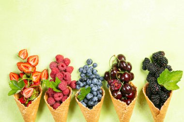 Dondurma külahında dut seçimi