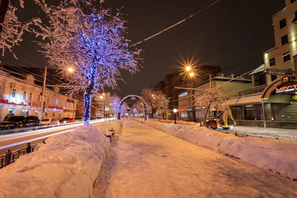 Walk of the city at night in winter — Stock Photo, Image