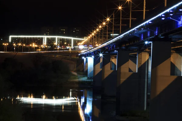 Gece şehir hareketi — Stok fotoğraf