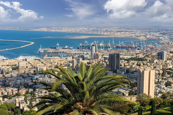 Hamnen i Haifa, Israel. — Stockfoto