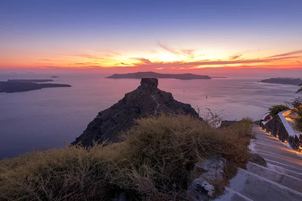 Tramonto sulla caldera e sul mare a Santorini . — Foto Stock