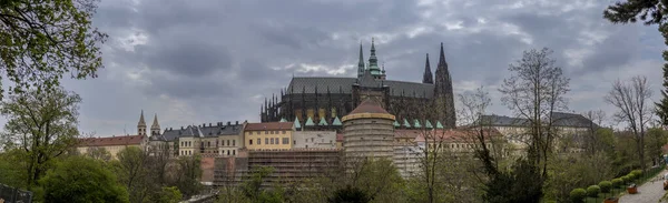 Prag 'daki Aziz Vitus Katedrali. — Stok fotoğraf