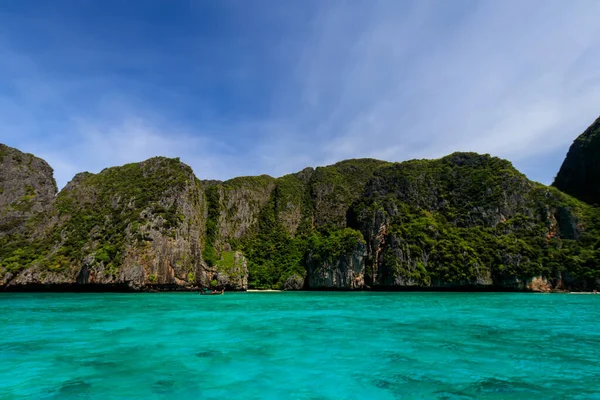 Bahía Maya en la isla de Phi Phi . — Foto de Stock