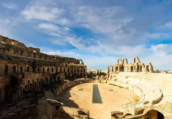 Anfiteatro El Jem en Túnez . — Foto de Stock