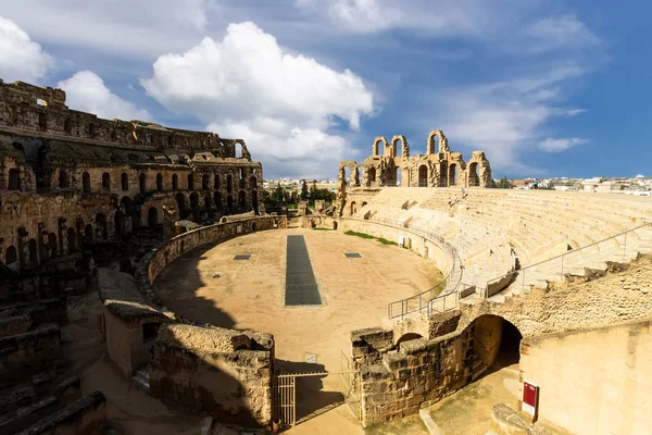Anfiteatro El Jem en Túnez . — Foto de Stock