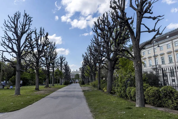 Park w centrum Wiednia, Austria. — Zdjęcie stockowe