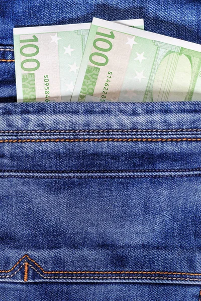 牛仔裤口袋里的欧元钞票. — 图库照片